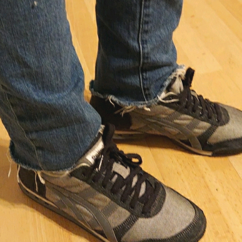 Onizuka Tiger black and gray canvas sneakers 7.5